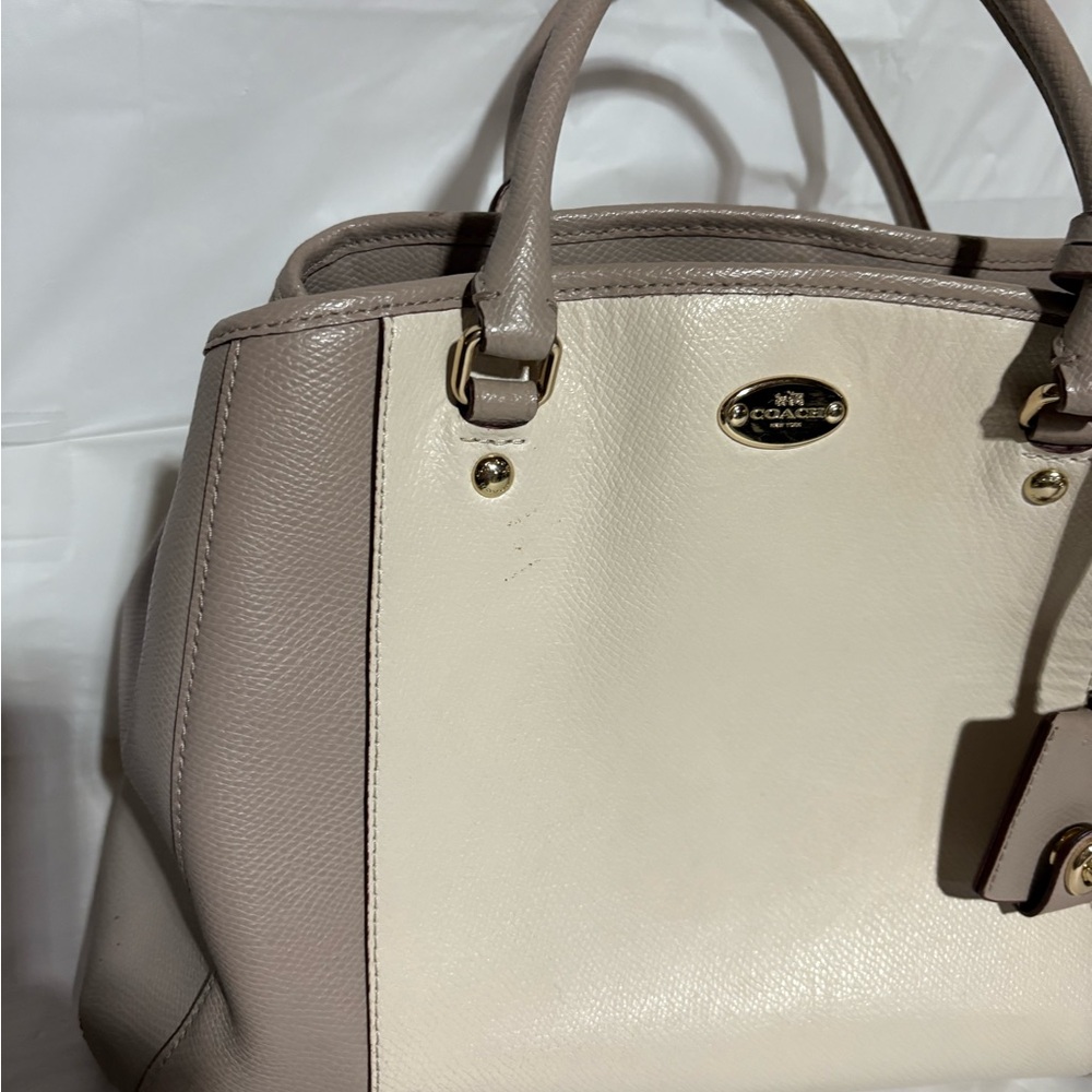 Coach Cream and Tan Leather Handbag - Picture 2 of 15